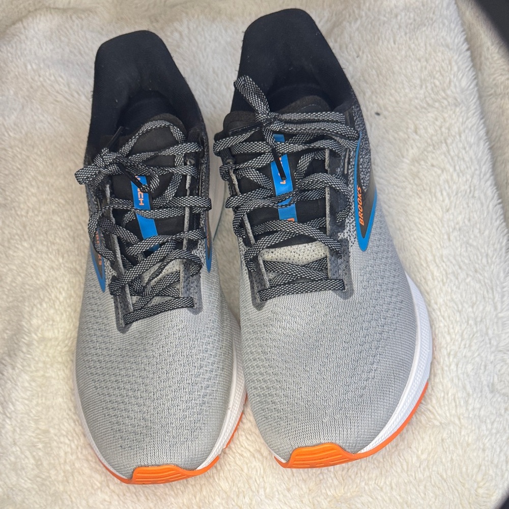Brooks Men's Launch 10 Grey  and Blue Athletic Shoes